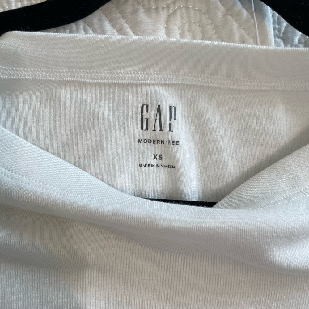 Gap Modern Boatneck Tee - Picture 10 of 10